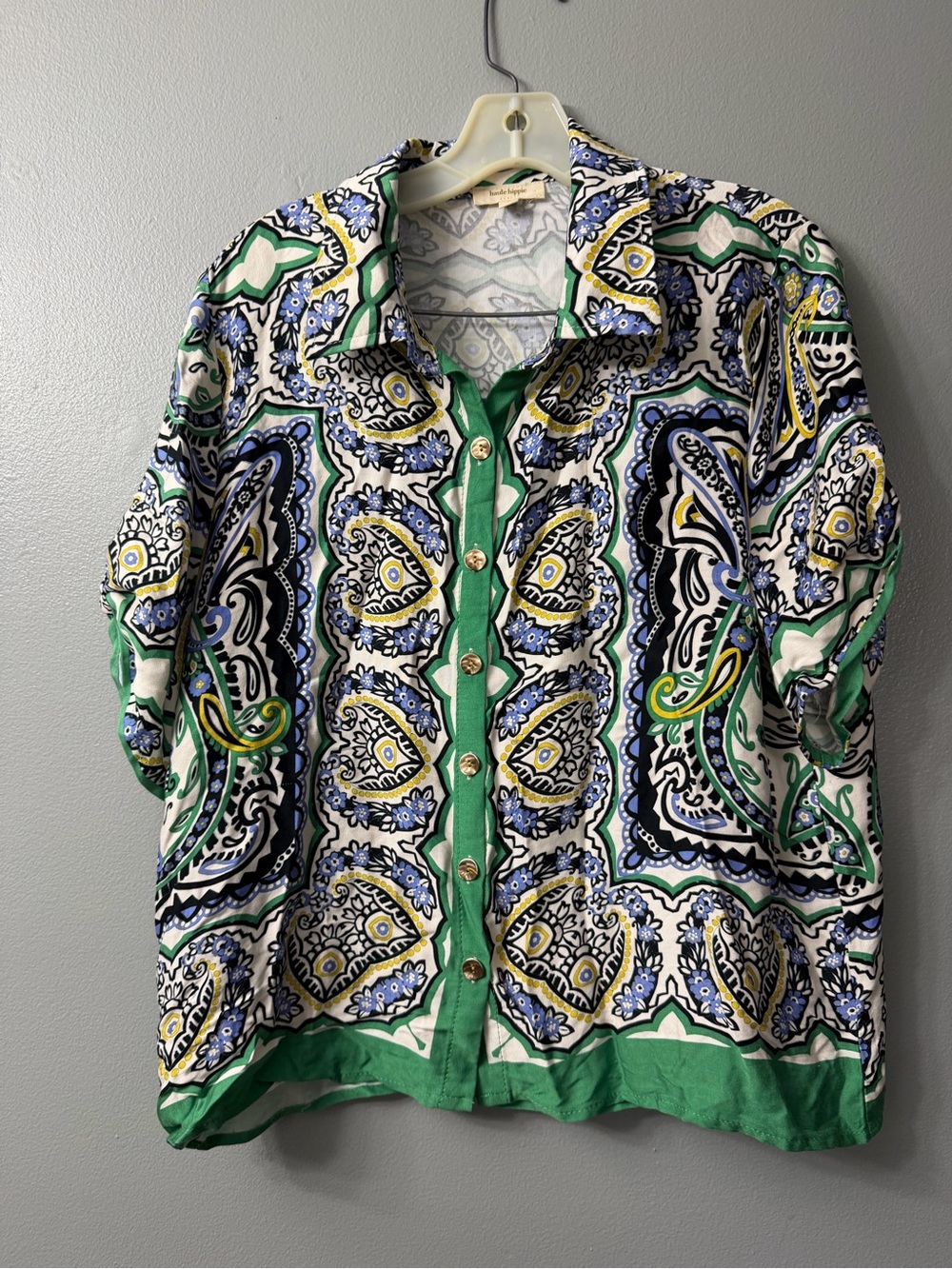 Haute Hippie Green Paisley-Print Button Down gold button detail Large
